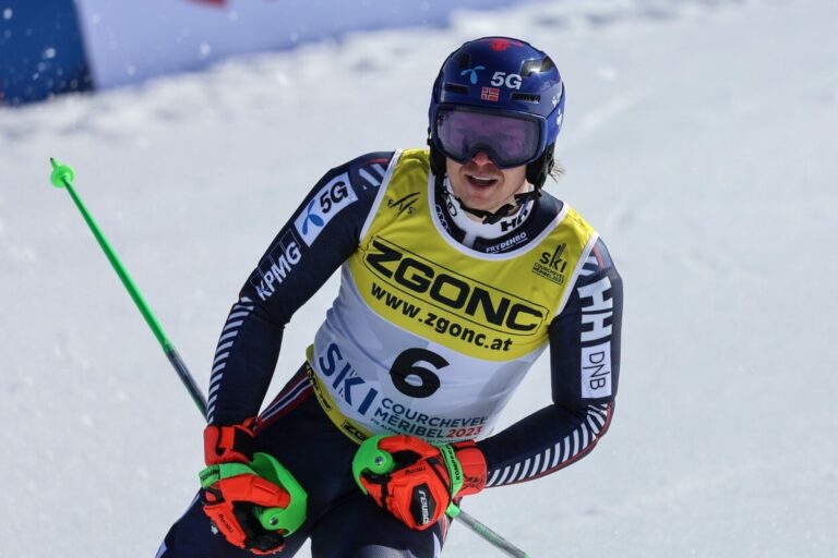 Kristoffersen remporte le slalom masculin, l’argent pour Ginnis
