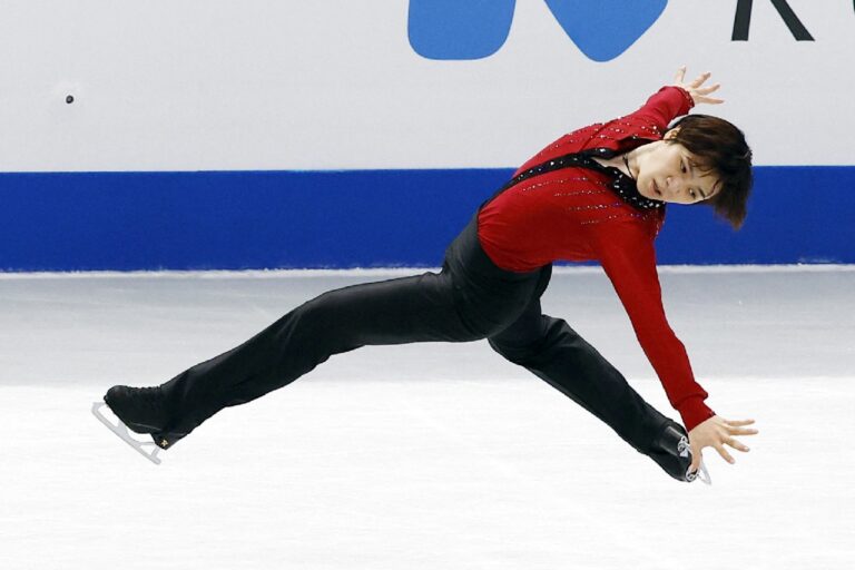 La Japonaise Uno éblouit aux championnats du monde de patinage artistique, Miura et Kihara remportent l’or