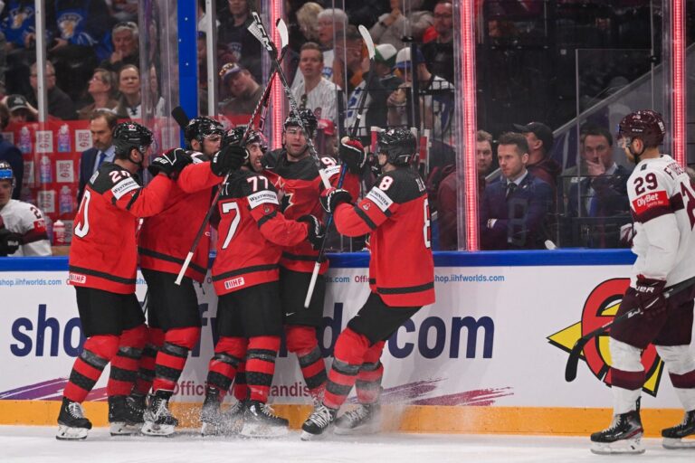 Demi-finales des Championnats du monde de l’IIHF : le Canada stoppe la charge lettone, l’Allemagne étourdit les États-Unis