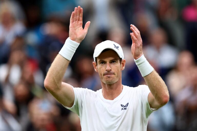 Le frais Andy Murray dirige les hommes britanniques avant le test de Stefanos Tsitsipas