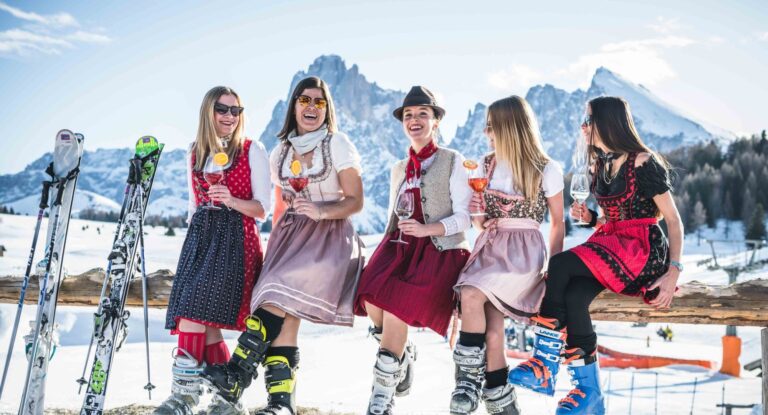Journée de ski Dirndl dans les Dolomites