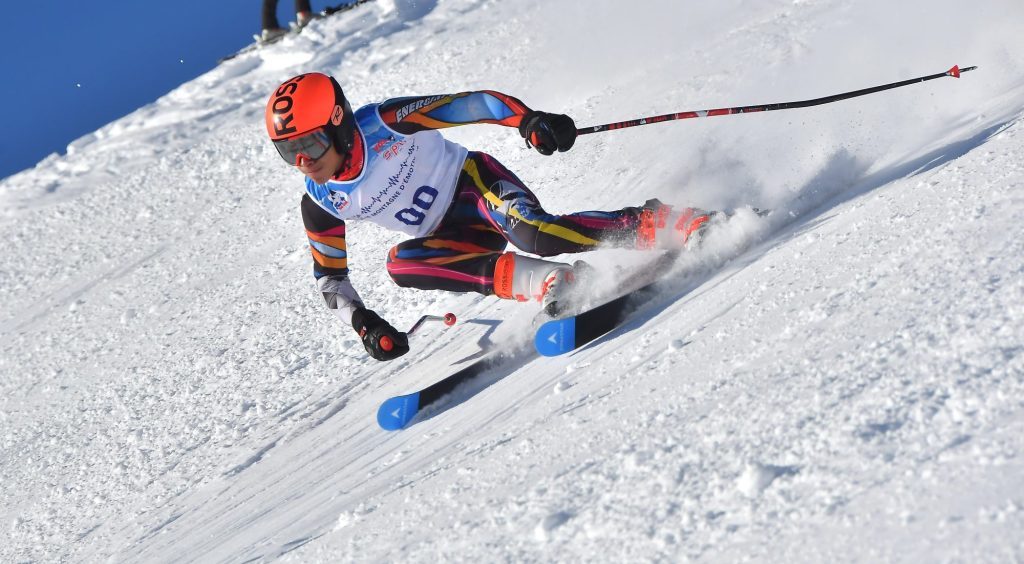 Un jeune skieur kényan en route pour les Jeux Olympiques de la Jeunesse d'hiver
