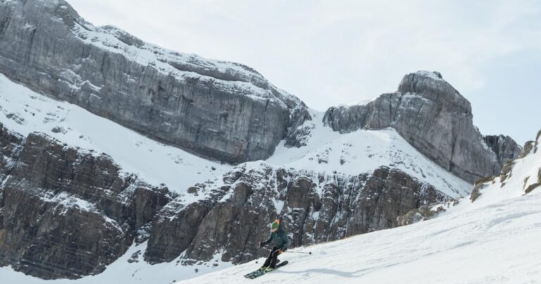Les stations de ski combattent la chaleur de janvier en attendant un front froid