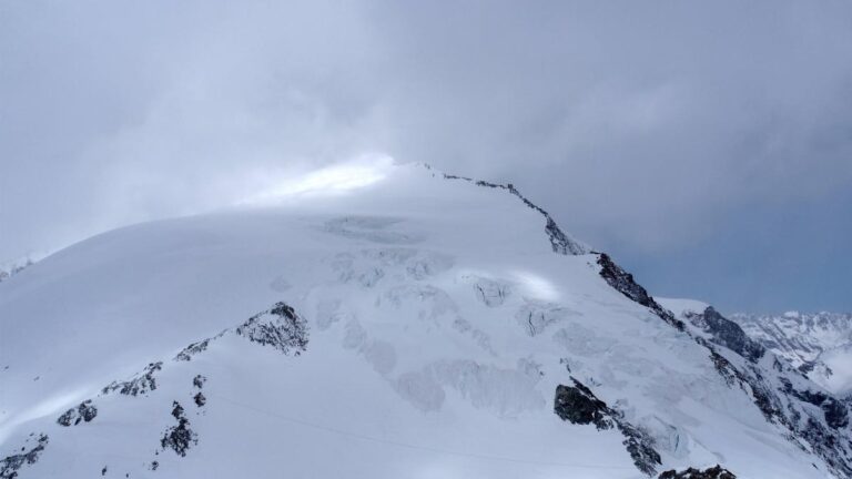 Six skieurs espagnols secourus dans les Alpes italiennes après une sortie de piste