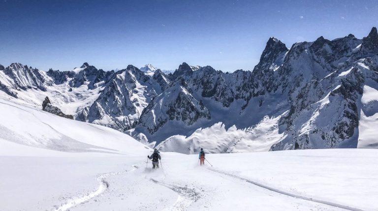 La piste de ski la plus longue du monde a rouvert ses portes…