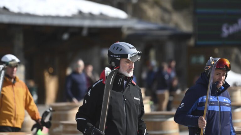 Le roi Felipe VI revient pour la deuxième journée consécutive sur les pistes de ski de Formigal