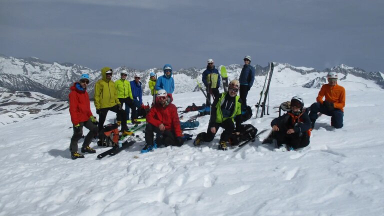 Itinéraires de ski de montagne exigeants à travers les vallées de la Sierra Negra, Vallibierna et Estibafreda