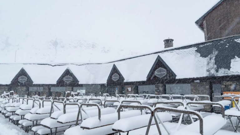 Les stations de ski affrontent leur dernière semaine avec encore de la neige après le passage de la tempête Nelson
