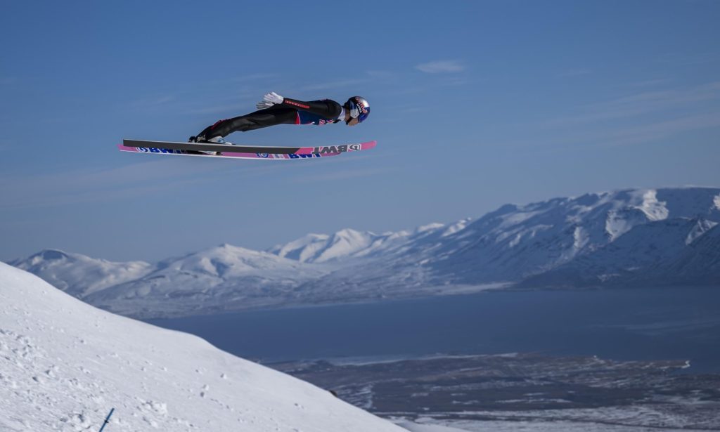 Nouveau record du monde de saut à ski sur 291 m