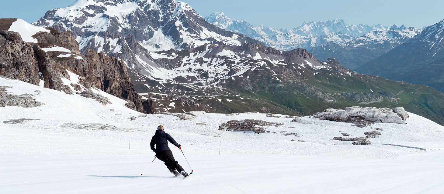 Ski sur le glacier de la Grande Motte. Crédit photo: Tignes Ski Resort