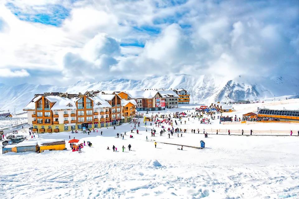 Ville unique de ski et de snowboard de Gudauri, Géorgie
