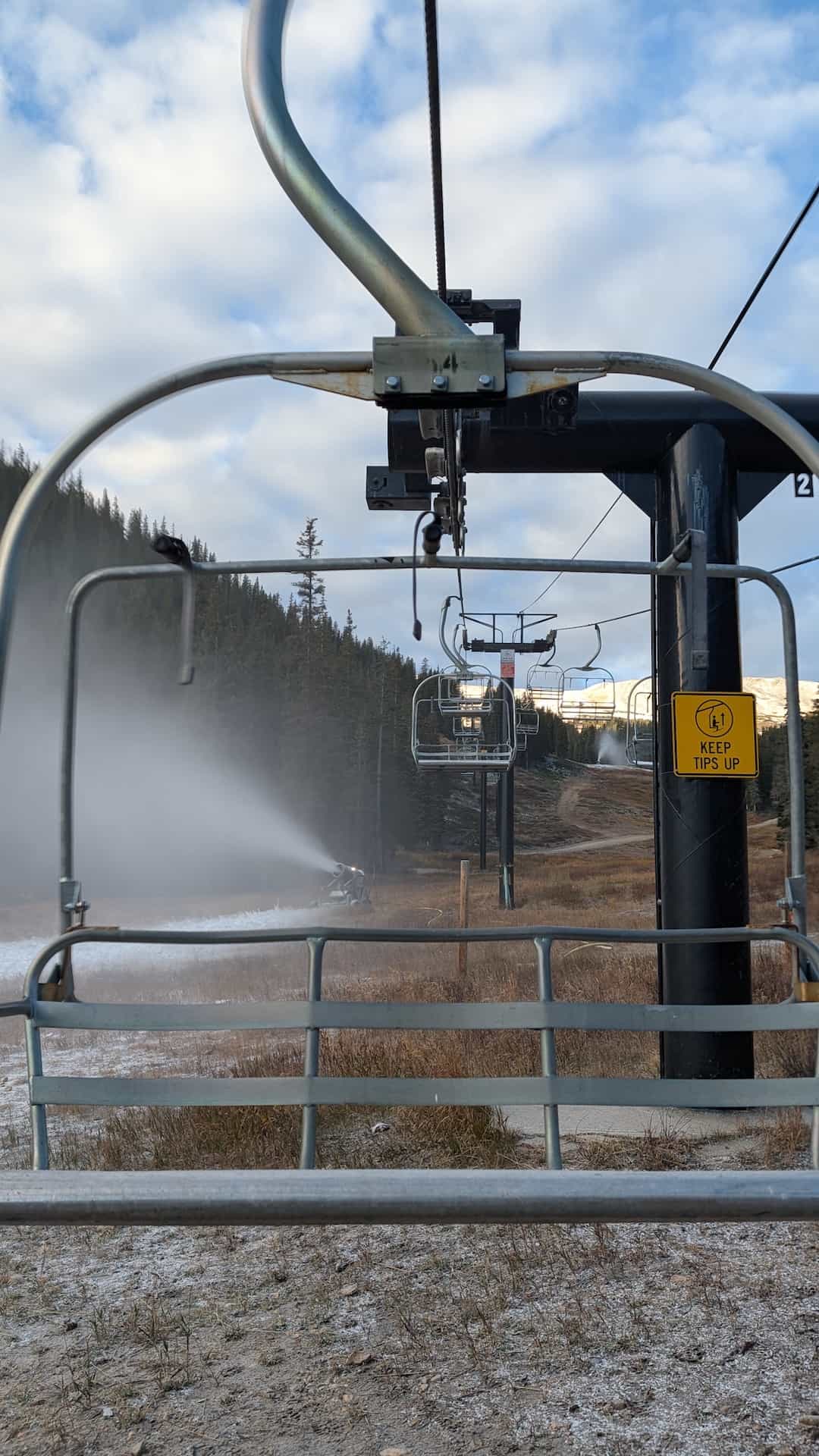 Loveland a commencé à enneiger hier soir, cinq jours plus tôt que l'année dernière