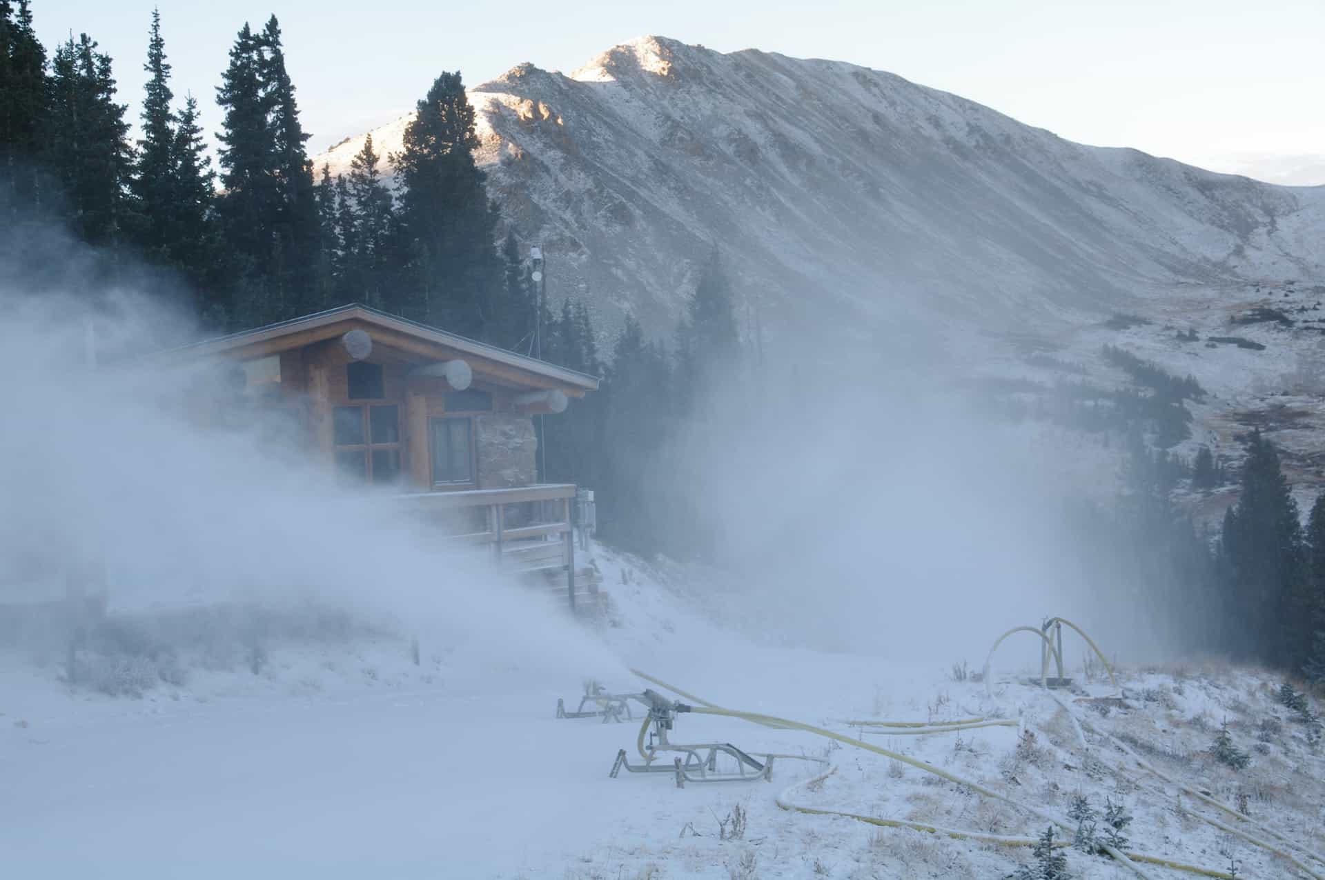 Loveland a commencé à enneiger hier soir, cinq jours plus tôt que l'année dernière