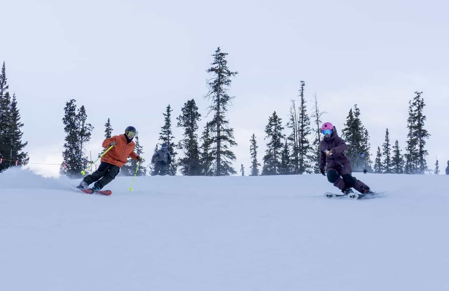 Arapahoe Basin, Colorado, est l'une des quatre stations balnéaires ouvertes en Amérique du Nord. | Photo de : Arapahoe Basin