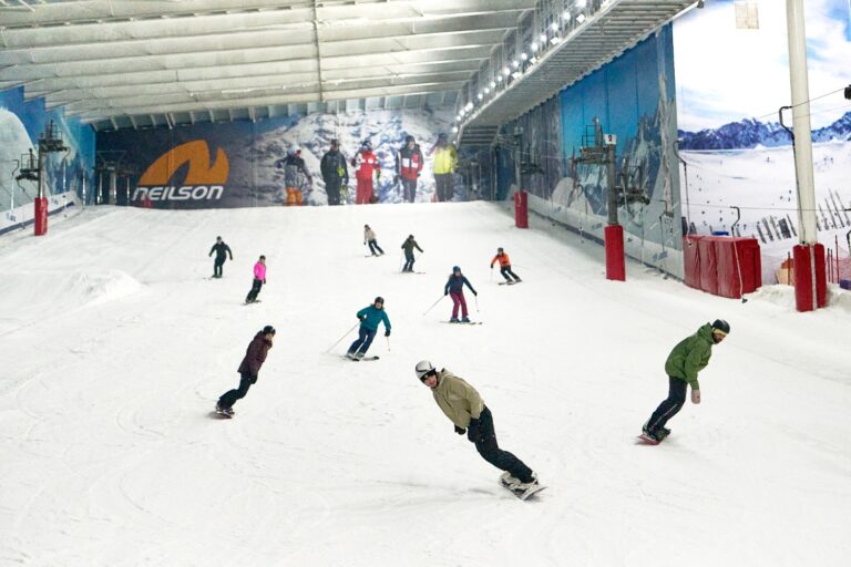 SnowWorld x Snowcentres : le leader européen de la neige indoor
