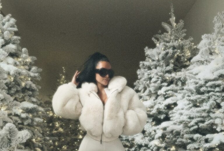 Kim Kardashian sur la neige