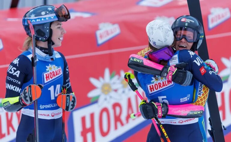 Double podium américain pour Paula Moltzan et Mikaela Shiffrin à la Coupe du monde à Spindlerův Mlýn, en Tchéquie, alors que Sara Hector remporte la victoire en slalom géant