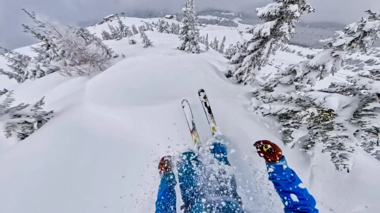 Les 3 Vallées, France, Reportage : Gouttes de soleil lors d&rsquo;une journée de poudreuse orageuse