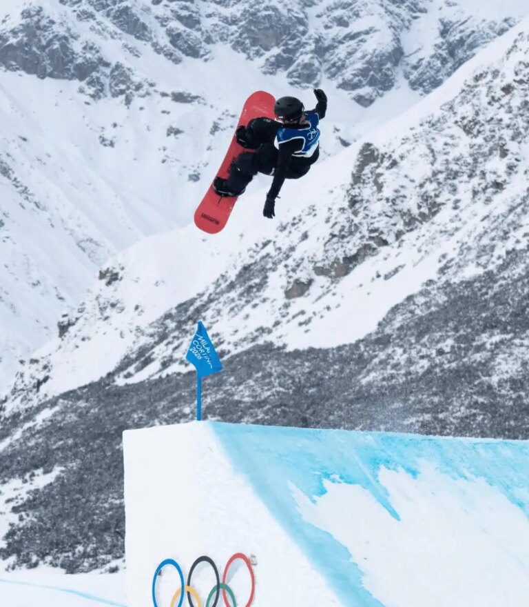 (JEUX OLYMPIQUES) La Japonaise Mari Fukada remporte l&rsquo;or en snowboard Slopestyle féminin tandis que Zoi Sadowski-Synott devient la snowboardeuse la plus décorée de l&rsquo;histoire olympique