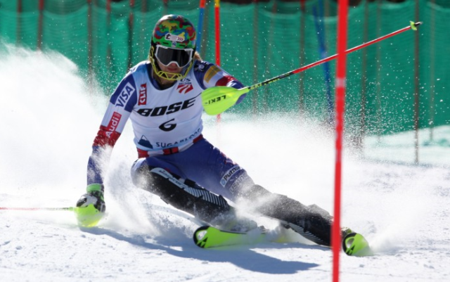 AJ Ginnis (Vouliagmeni, Grèce) a décroché dimanche son premier titre de champion alpin américain en slalom à Sugarloaf, dans le Maine. ordinateur ; Getty