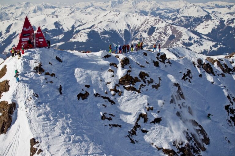 Double annulation sans précédent : le Freeride World Tour abandonne le Fieberbrunn Pro alors qu&rsquo;une avalanche ravage le visage du Wildseeloder