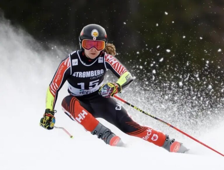 La Canadienne Valérie Grenier gagne à Hafjell, en Norvège, tandis que Shiffrin décroche son 6e globe au classement général lors de la finale spectaculaire du GS