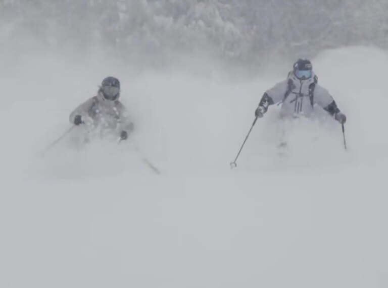 (PHOTOS) Une violente tempête de neige de fin mars enterre les Alpes orientales d&rsquo;Europe avec plus d&rsquo;un mètre de neige