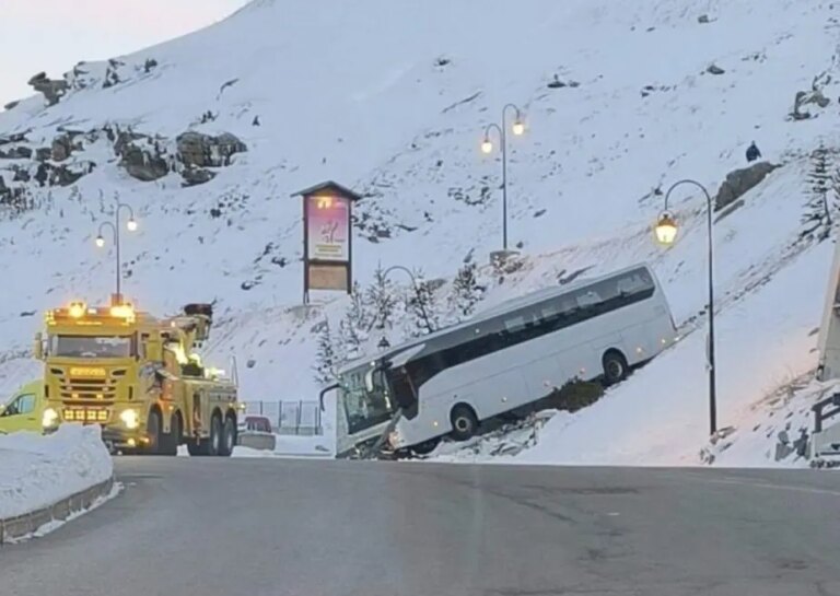 Un tragique accident de bus à Val Thorens, en France, tue une jeune Israélienne de 12 ans alors qu&rsquo;un bus touristique se renverse