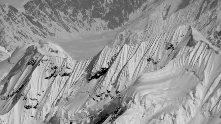 Un héliskieur californien décède dans l&rsquo;avalanche de Chugach près de Lake George, AK
