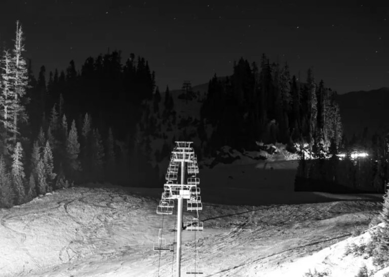 Pour la toute première fois, le domaine skiable du mont Baker, dans l&rsquo;État de Washington, lancera des opérations de ski de nuit