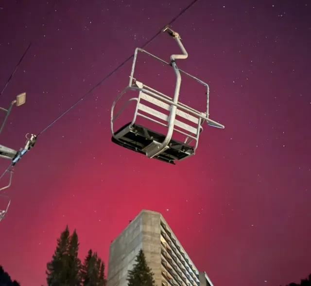 Ascenseur à mésanges la nuit