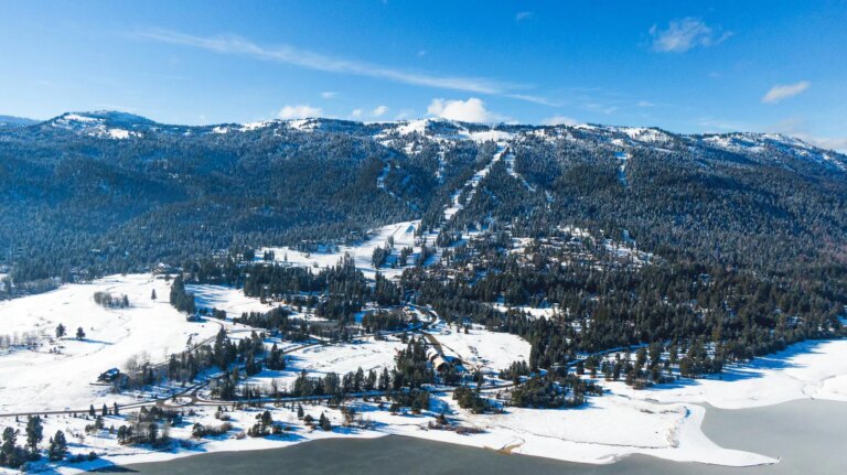 Tamarack Resort, ID, inaugure la nouvelle marina publique à Lake Cascade, ouverture le 4 juillet 2026