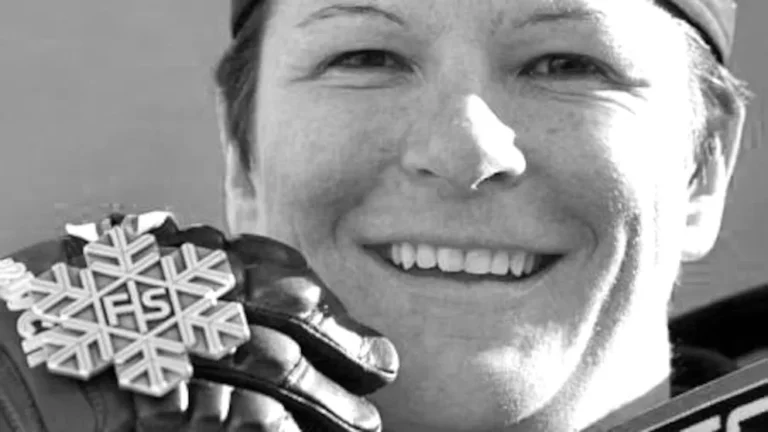 En quête de sécurité dans les montagnes suisses — En souvenir du meurtre de la skieuse Corinne Rey-Bellet