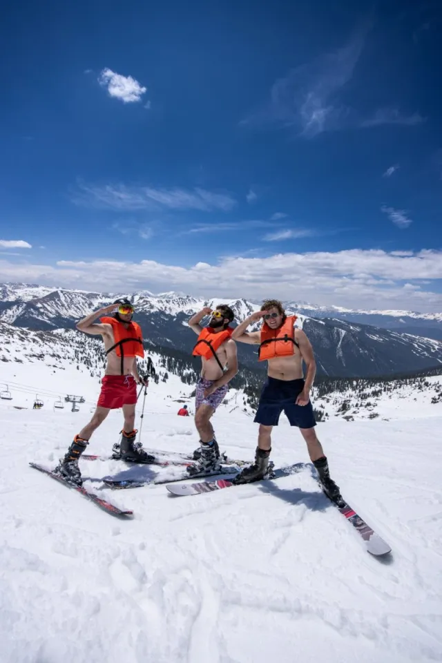 Sortez vos plus belles tenues de printemps pour le jour de fermeture du bassin d'Arapahoe