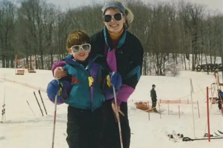 L&rsquo;une des trois stations de ski encore ouvertes dans l&rsquo;Est offre aux mamans une journée gratuite à la montagne