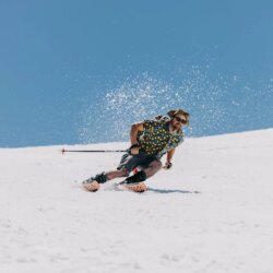 Mammoth Mountain, en Californie, prolonge le ski de printemps jusqu&rsquo;au 31 mai – et vous pouvez skier, faire du vélo et jouer au golf en une seule journée