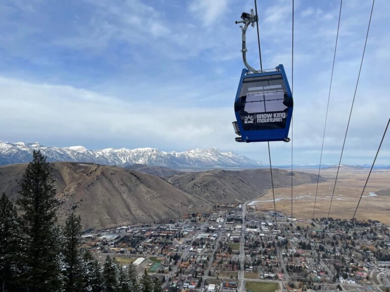 Ancien comptable de Snow King Mountain, WY, accusé d&rsquo;avoir détourné plus de 45 000 $ du complexe