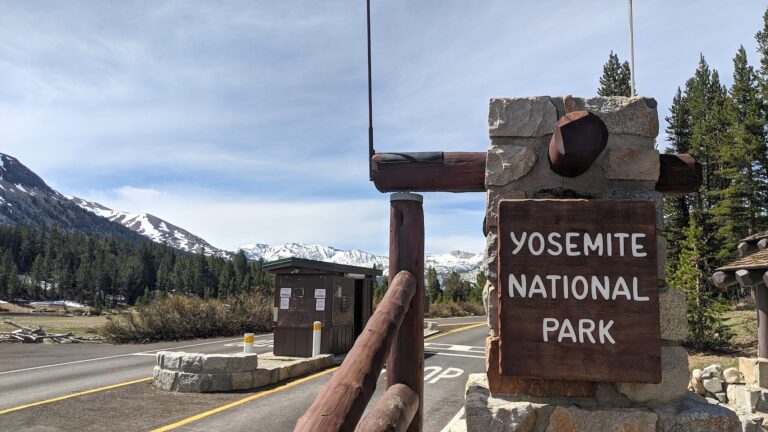 Le Tioga Pass de 9 945 pieds de Californie ouvre ses portes en 2026 – et c&rsquo;est la première ouverture depuis 2015