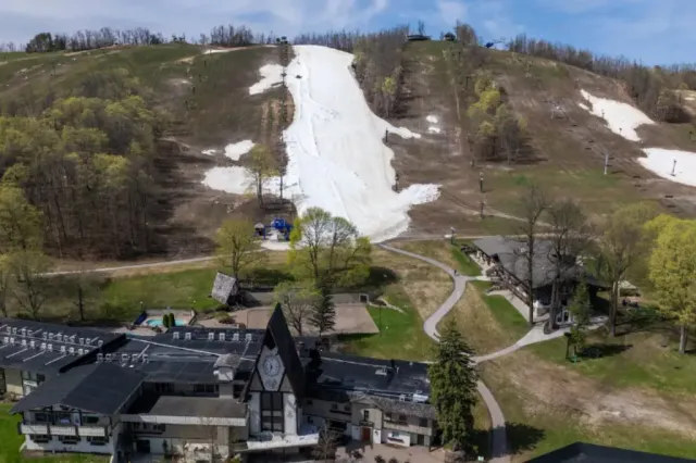 Boyne Mountain, Michigan, ski de printemps sur Victor Glacier ouvert le week-end jusqu'au Memorial Day 2026