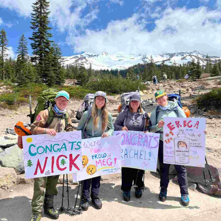 La collecte de fonds annuelle « Grimper contre toute attente » pour le cancer du sein revient à Mount Shasta, en Californie, en juin prochain