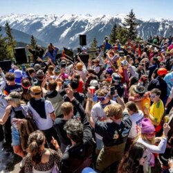 Les 5 meilleures villes de ski des lecteurs de SnowBrains pour la vie nocturne après-ski