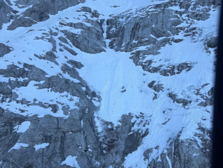 L&rsquo;ascension du lever du soleil se termine par une chute fatale pour un adolescent sur la Zugspitze en Allemagne