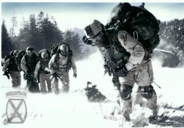 Troupes modernes de la 10e Division de montagne en déploiement actif.