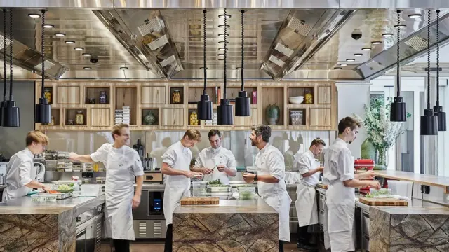 Restaurant Memories à Bad Ragaz, une station de ski étoilée Michelin en Suisse, dirigé par le chef exécutif Sven Wassmer