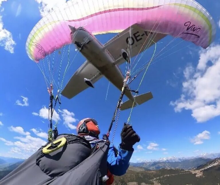Un parapente survit à une collision en vol avec un avion au-dessus de Zell am See, en Autriche