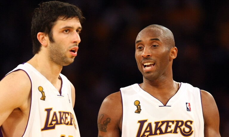 Histoire avec SnowBrains : Comment une blessure en snowboard a presque coûté à un joueur de la NBA sa carrière aux Lakers