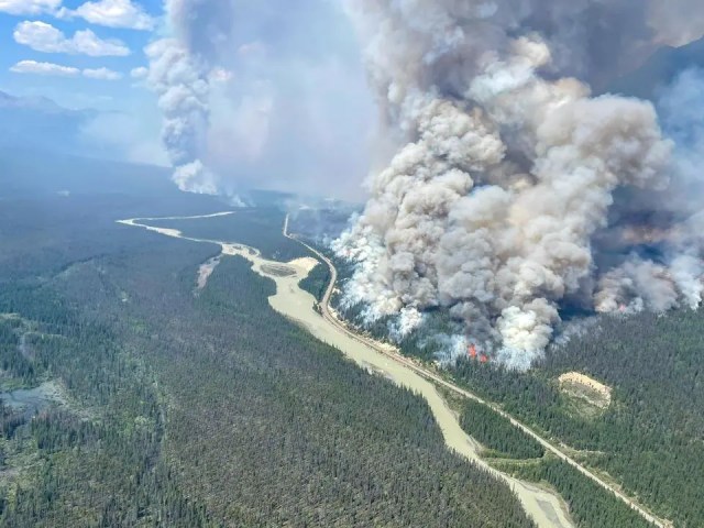 Le complexe de feux de forêt de Jasper en août. Crédit photo : Perspectives des Rocheuses