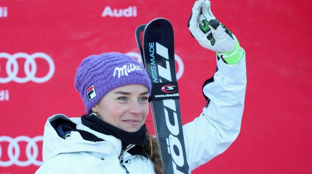 La championne de ski alpin la plus décorée de Slovénie, Tina Maze, avec un chant du cygne sur la neige de Maribor. ordinateur ; @Jure MAKOVEC / AFP
