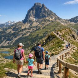 On croyait ce sommet pyrénéen inaccessible aux familles : un nouveau sentier change complètement la donne