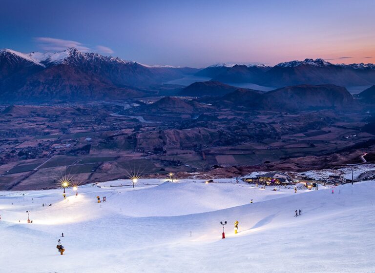 Suivez la neige : un guide mondial du ski en juin